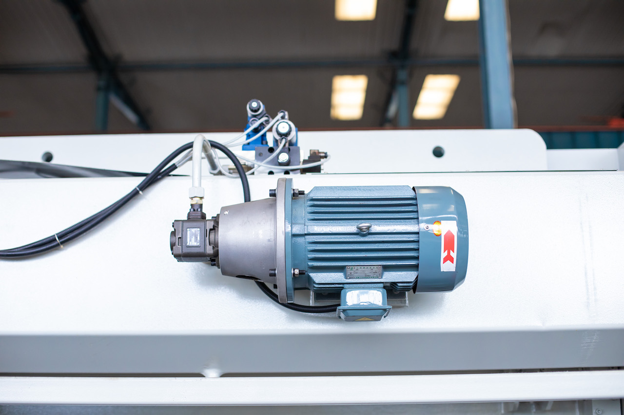 100t Hydraulic Cnc Brake Press Crowning Cnc Press Brake Delem 100t Hidraulice Cnc Frana Presa Incoronare Cnc Presa Frana Delem