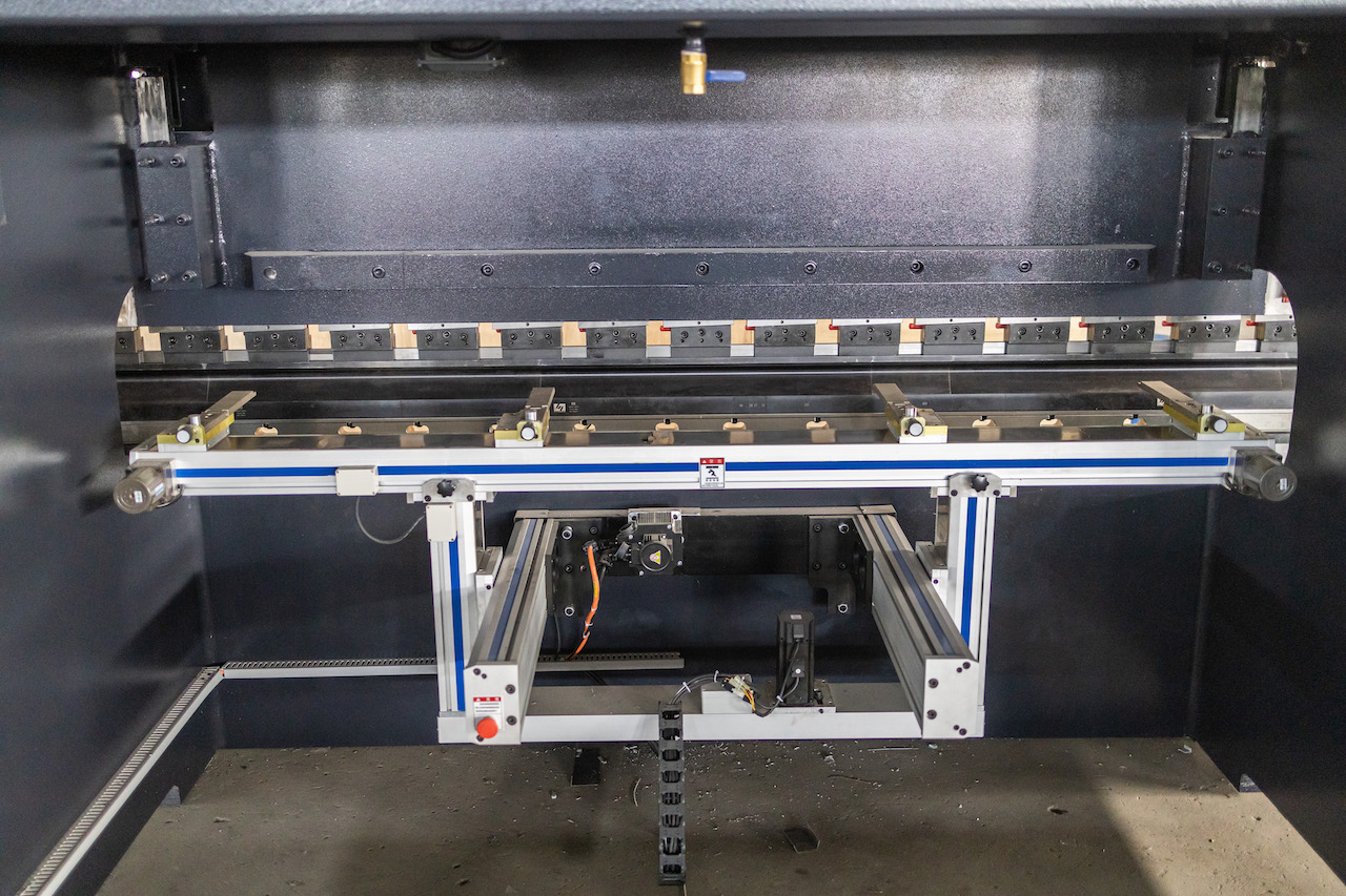 100t Hydraulic Cnc Brake Press Crowning Cnc Press Brake Delem 100t Hidraulice Cnc Frana Presa Incoronare Cnc Presa Frana Delem