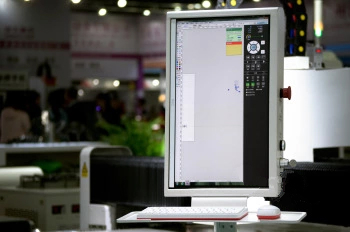 1500*3000mm 500w Racuys Or Ipg Fiber Laser Cutting Machine 1500*3000mm 500w Racuys sau mașină de tăiat cu laser cu fibră Ipg