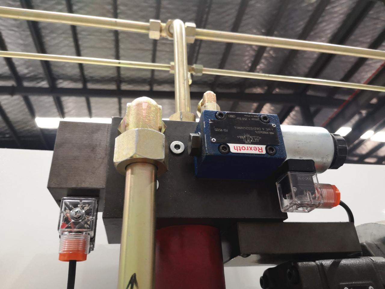 160t-4000 4-axis Cnc Hydraulic Bending Machine Press Brake 160t-4000 cu 4 axe Cnc mașină de îndoit hidraulic presa frana