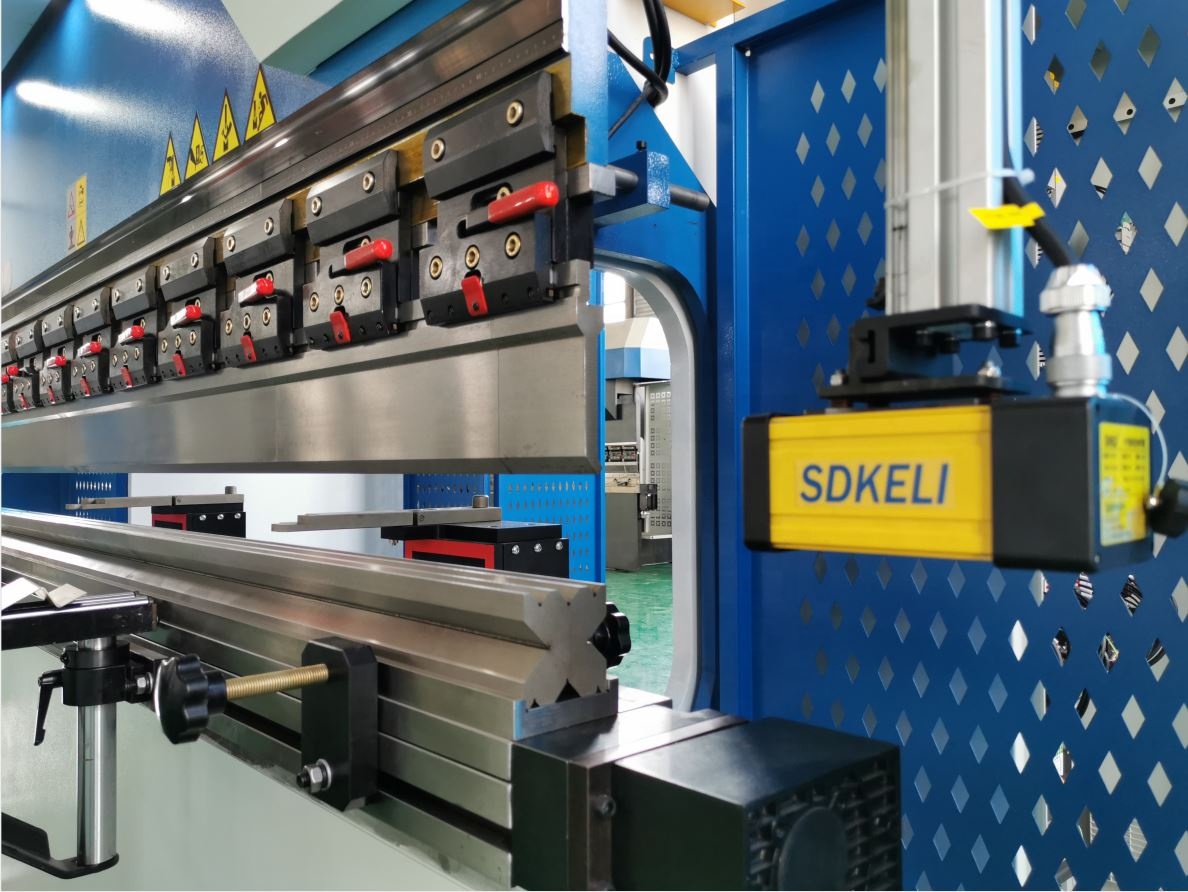 160t-4000 4-axis Cnc Hydraulic Bending Machine Press Brake 160t-4000 cu 4 axe Cnc mașină de îndoit hidraulic presa frana