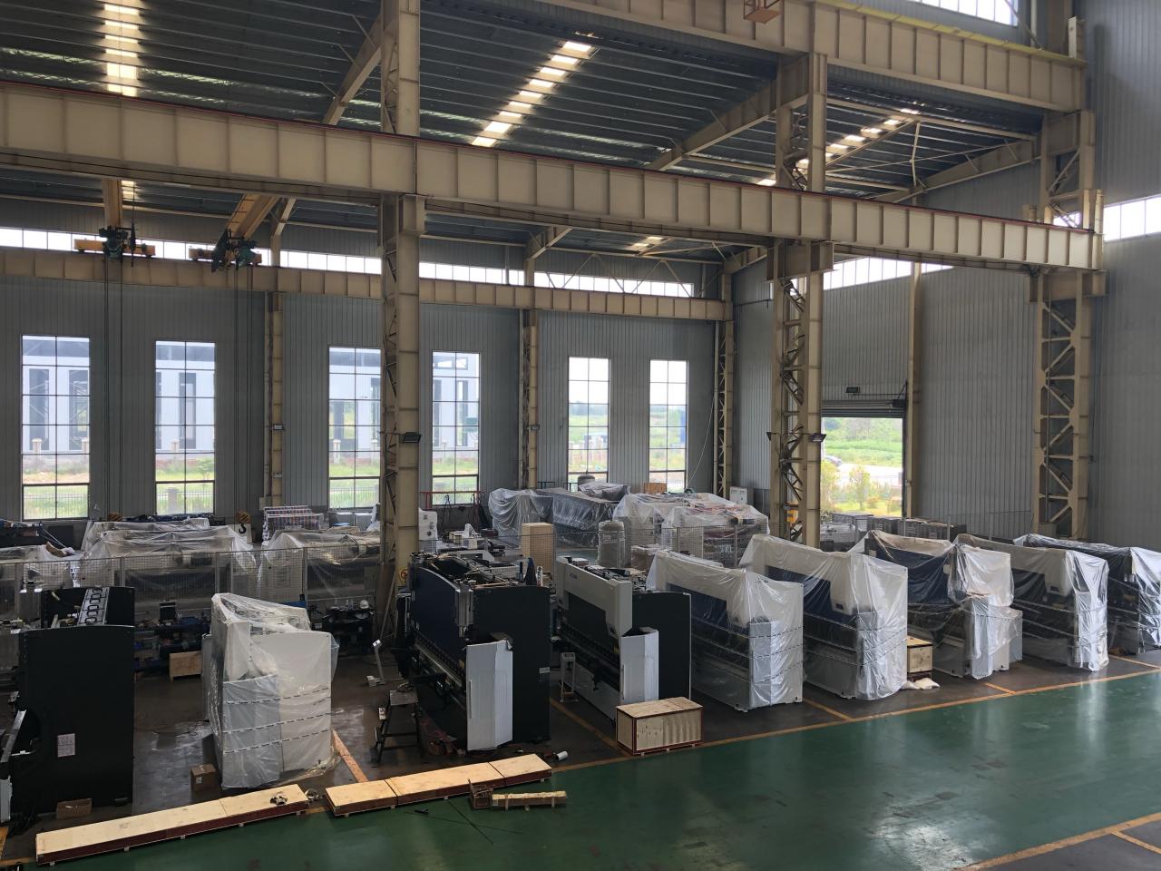 16mm Hydraulic Guillotine Shearing Machine For Sheet Metal Cutting 6 Meters Mașină de forfecare cu ghilotină hidraulică de 16 mm pentru tăierea tablei la 6 metri