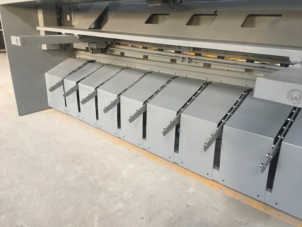 Mașină de forfecare cu fascicul pivotant hidraulic de 2,5 m lungime