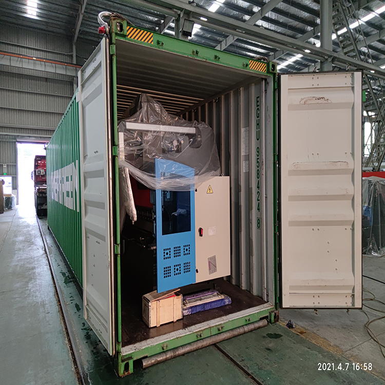 Masina hidraulica de frana presa 300t/4000