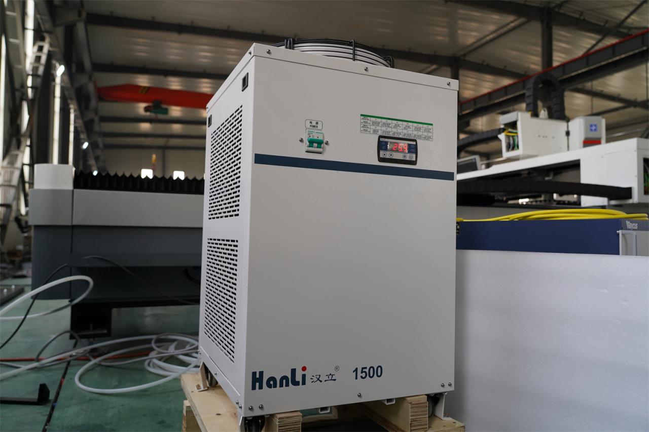 3015 4kw 1kw 2kw 3kw Stainless Steel Cnc Fiber Laser Cutting Machine 3015 4kw 1kw 2kw 3kw Mașină de tăiat cu laser cu fibre CNC din oțel inoxidabil