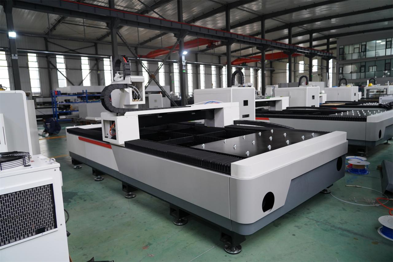 3015 4kw 1kw 2kw 3kw Stainless Steel Cnc Fiber Laser Cutting Machine 3015 4kw 1kw 2kw 3kw Mașină de tăiat cu laser cu fibre CNC din oțel inoxidabil