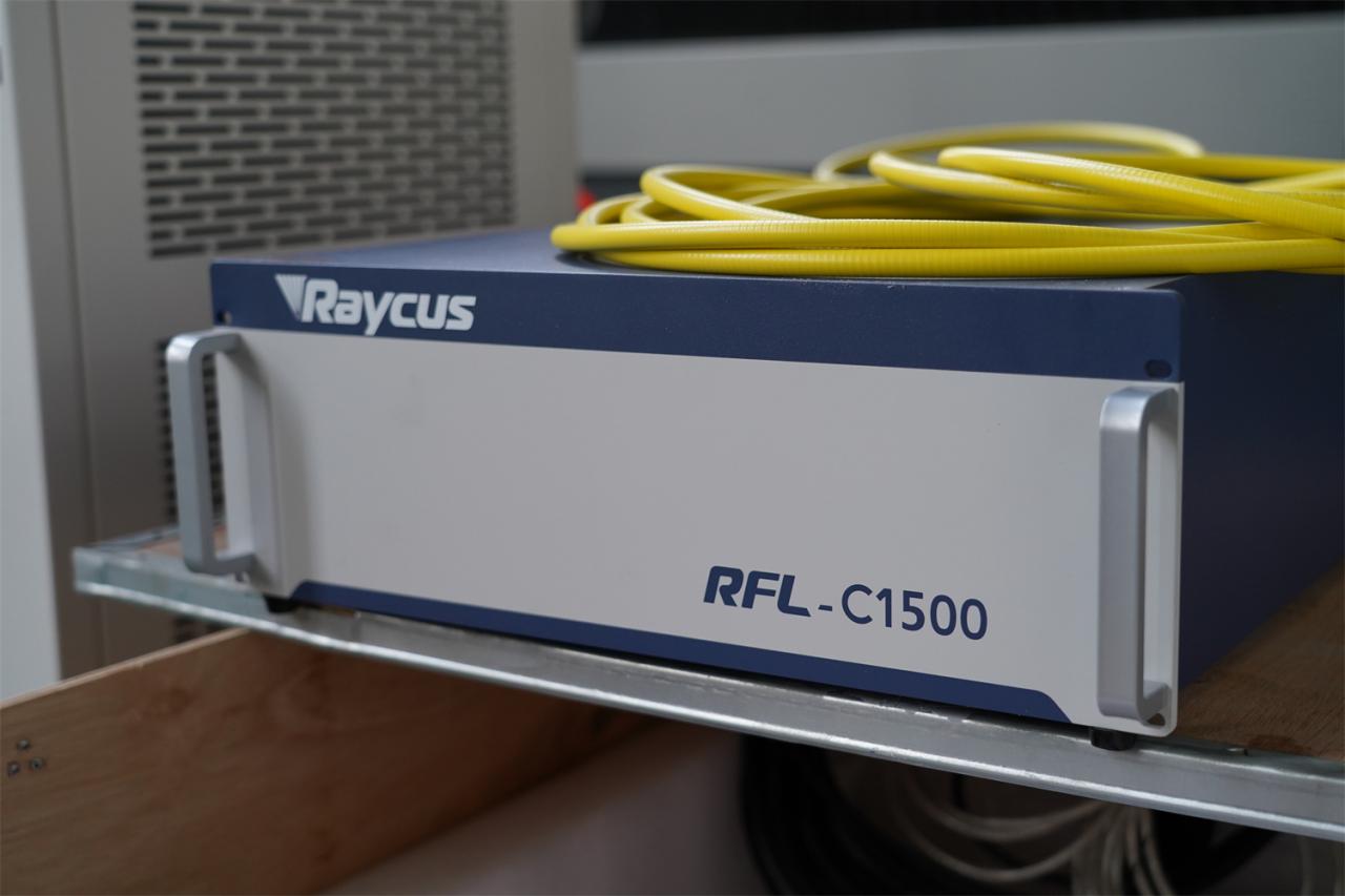 3015 4kw 1kw 2kw 3kw Stainless Steel Cnc Fiber Laser Cutting Machine 3015 4kw 1kw 2kw 3kw Mașină de tăiat cu laser cu fibre CNC din oțel inoxidabil