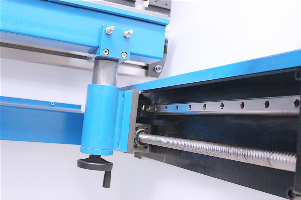 3+1 Axis Cnc Hydraulic Press Brake With Esa System Presa frana hidraulica CNC 3+1 axe cu sistem Esa