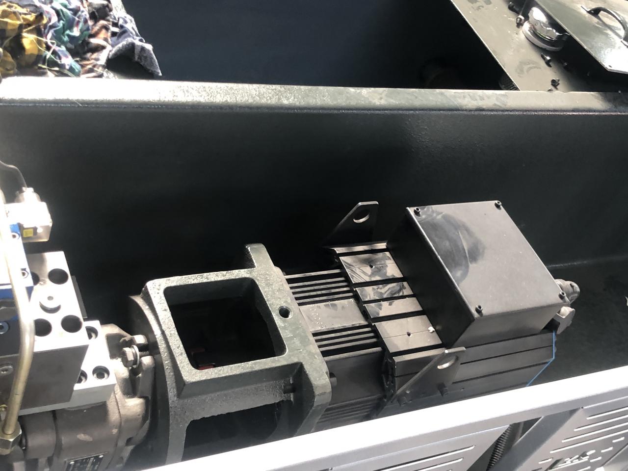 3+1 Axis Cnc Hydraulic Press Brake With Esa System Presa frana hidraulica CNC 3+1 axe cu sistem Esa