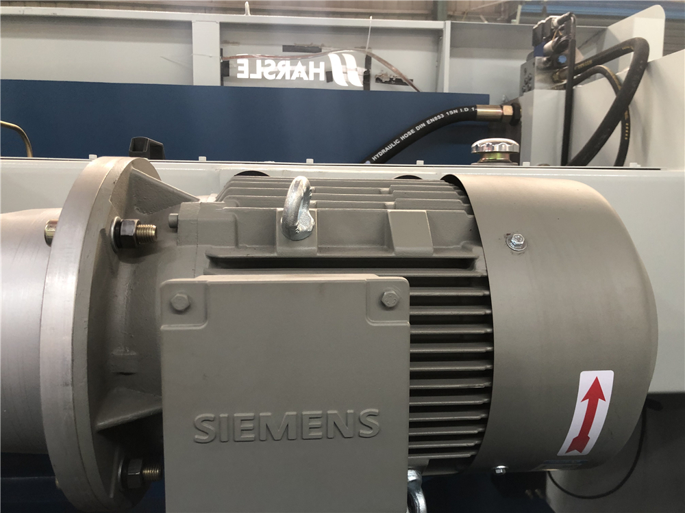 3+1 Axis Cnc Hydraulic Press Brake With Esa System Presa frana hidraulica CNC 3+1 axe cu sistem Esa