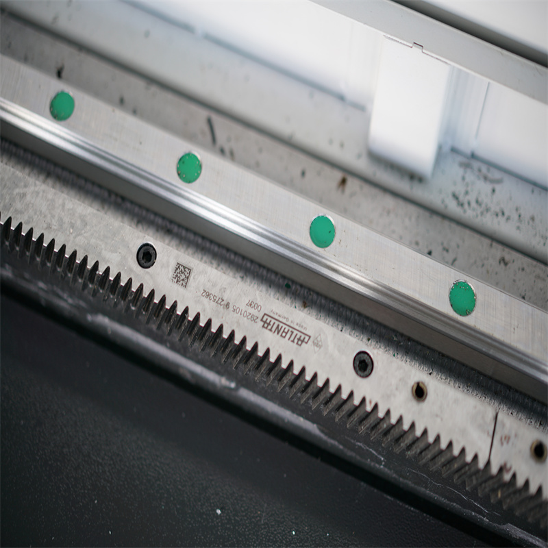 500W 1500W 4Kw Mașină de tăiat cu laser cu fibră Cutter laser pentru tablă 2000Watt 3kw