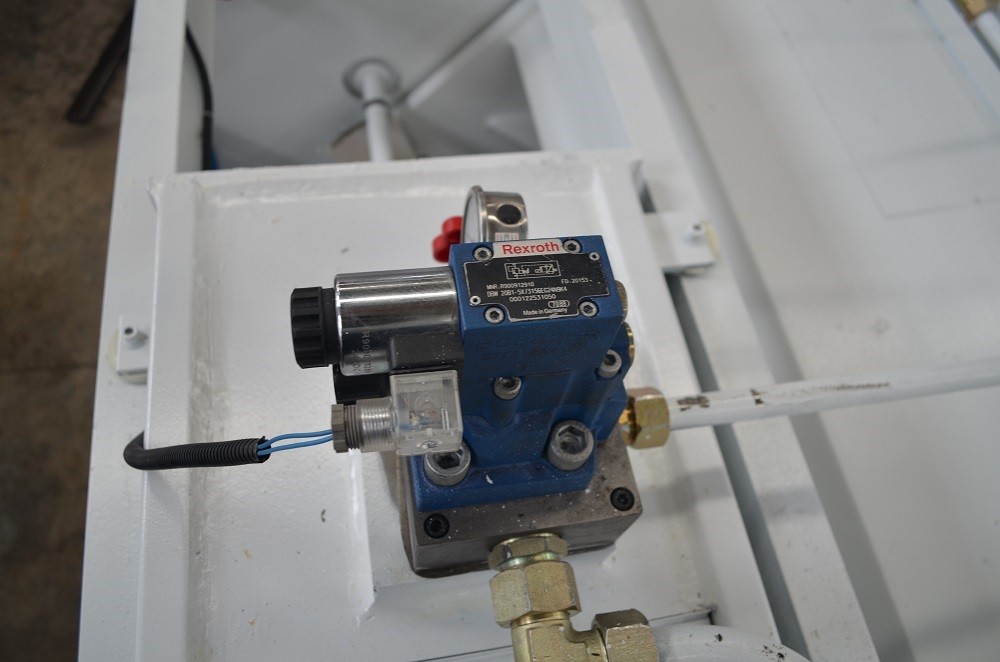 6*3200mm Guillotine Shears Metal Shear Hydraulic Iron Sheet Cutting Shearing Machine 6 * 3200mm Foarfece ghilotină Foarfece pentru metal Foarfece hidraulică Mașină de tăiat tablă de fier