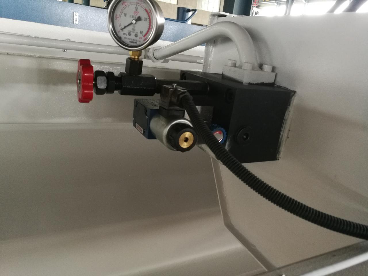 6mm Q11 Electric Sheet Plate Shearing Machine 8 Feet Sheet Metal Shearing Machine Mașină electrică de tuns tablă Q11 de 6 mm Mașină de tuns tablă de 8 picioare