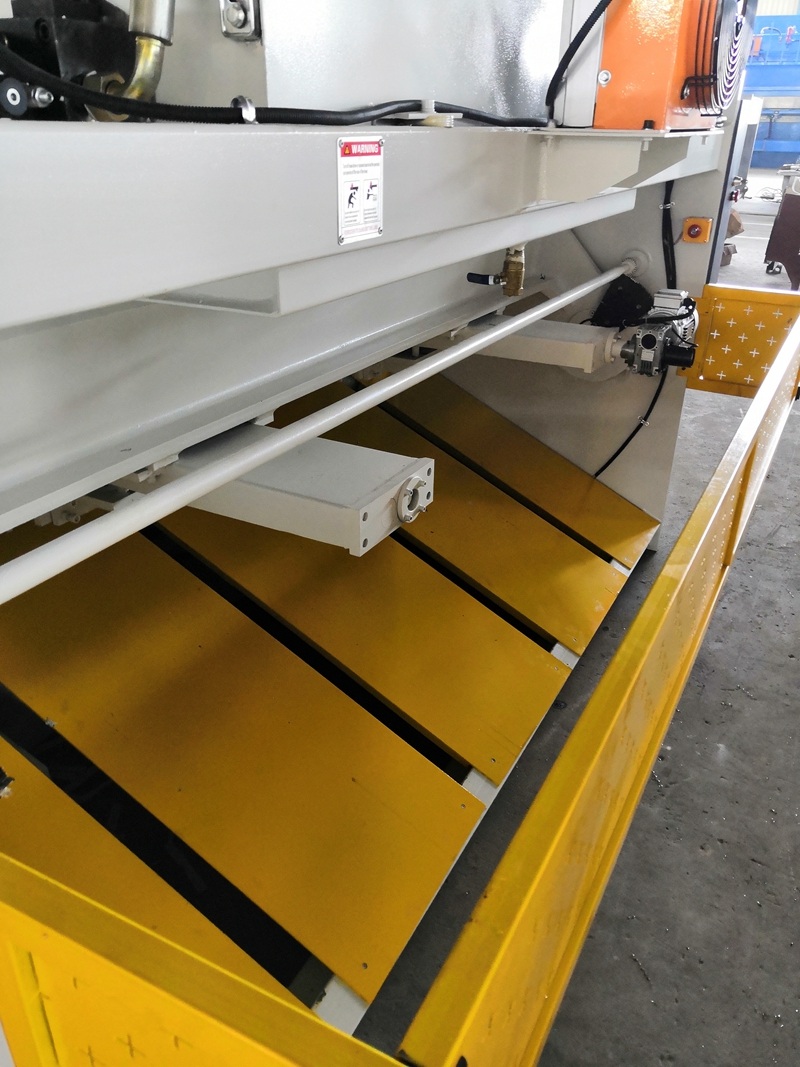 6mm Q11 Electric Sheet Plate Shearing Machine 8 Feet Sheet Metal Shearing Machine Mașină electrică de tuns tablă Q11 de 6 mm Mașină de tuns tablă de 8 picioare