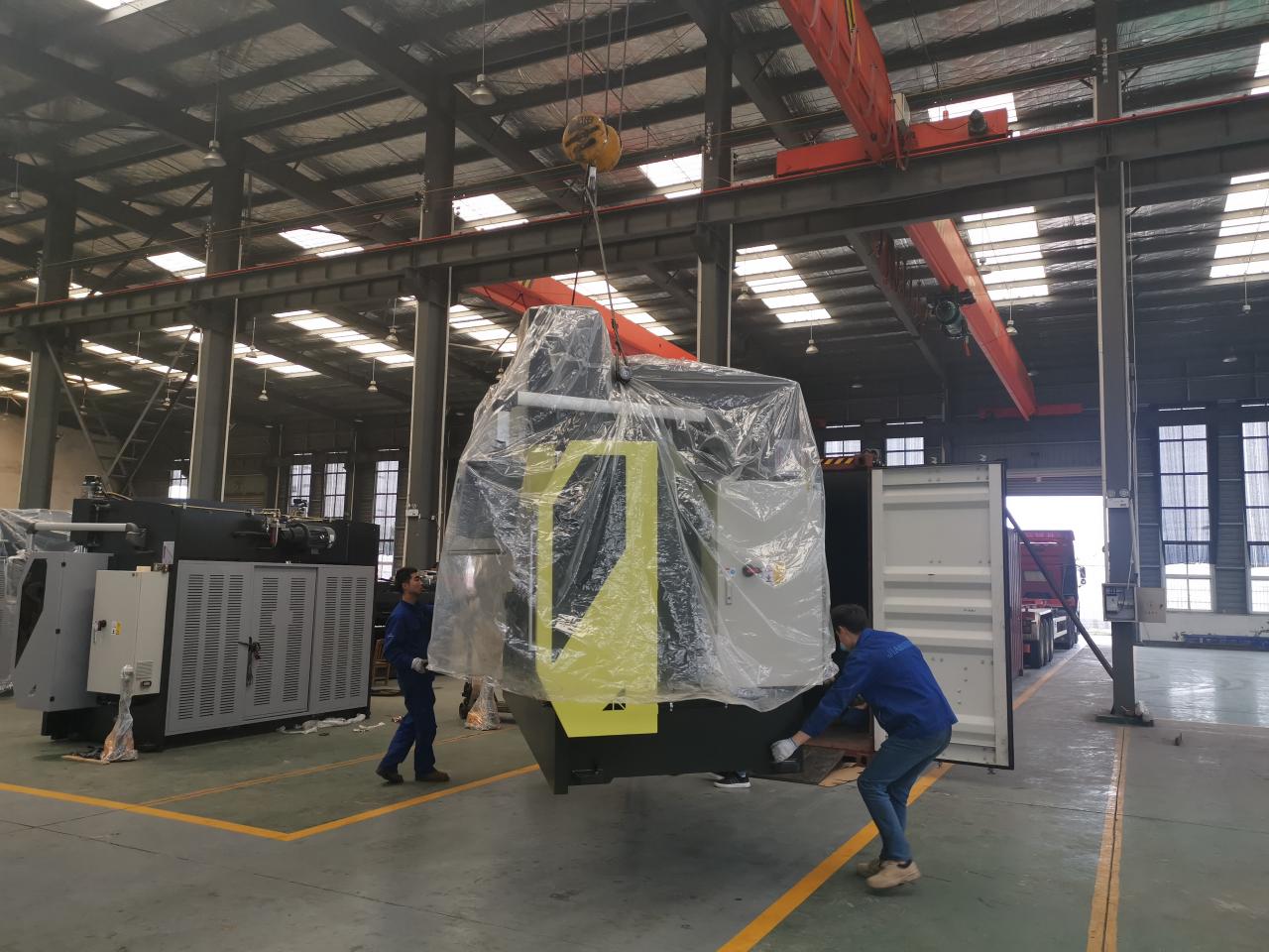 6mm*3200 Hydraulic Steel Plate Cutting Machinery Steel Plate Shearing Machine 6mm*3200 Mașini hidraulice de tăiat plăci de oțel Mașină de forfecare a plăcilor de oțel