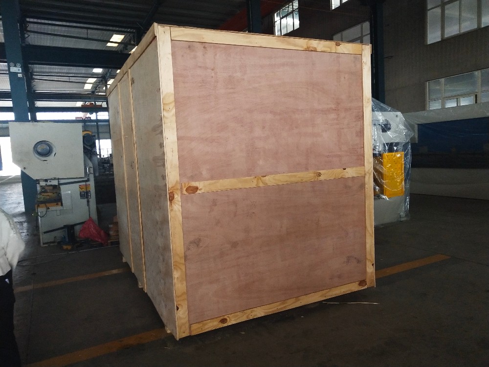 China Metal Hydraulic Press Brake Machine With Reasonable Price Mașină de frână hidraulică din metal din China cu preț rezonabil