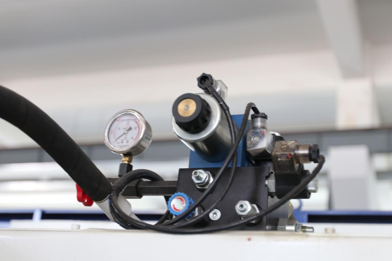 Cnc Hydraulic Press Brake Machine Bending Servo Electric Press Brake 40T Presa frana hidraulica Cnc Masina de indoire Servo Presa frana electrica 40T