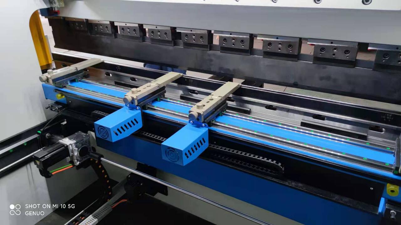 Da-66t Controller Cnc Presa Frana Hidraulica Pret Cu Sistem 3d Ecran Tactil
