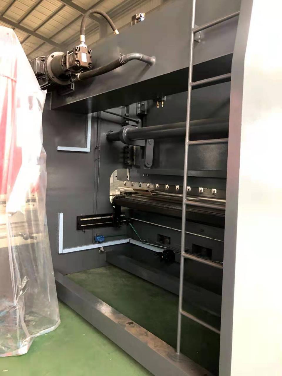 Da53t Cnc System Controller 125t4000 3+1 Axis Cnc Hydraulic Press Brake With Good Quality Da53t Cnc System Controller 125t4000 3 + 1 Axe Cnc Presa frana hidraulica de buna calitate