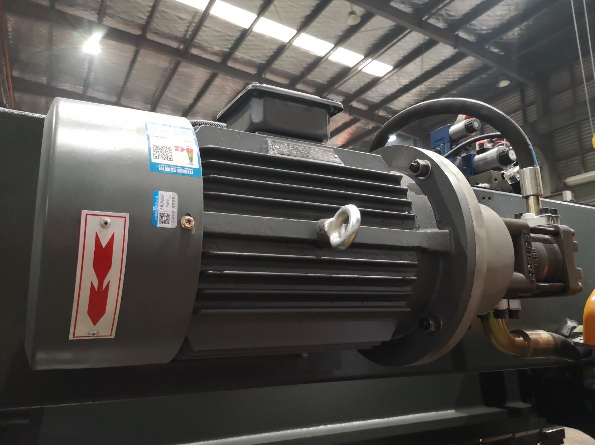 Delem Da66t 125 3+1 4+1 6+1 8+1 Cnc Hydraulic Press Brake For Metal Plate Bending Delem Da66t 125 3+1 4+1 6+1 8+1 Presa frana hidraulica CNC pentru indoirea placilor metalice