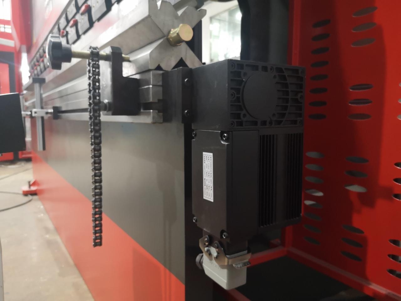 Delem Da66t 125 3+1 4+1 6+1 8+1 Cnc Hydraulic Press Brake For Metal Plate Bending Delem Da66t 125 3+1 4+1 6+1 8+1 Presa frana hidraulica CNC pentru indoirea placilor metalice