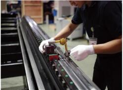 Fiber Laser Cutting Machine Masterline 8kw,4000x2000mm,With Ipg Laser Source Mașină de tăiat cu laser fibră Masterline 8kw, 4000x2000mm, cu sursă laser Ipg