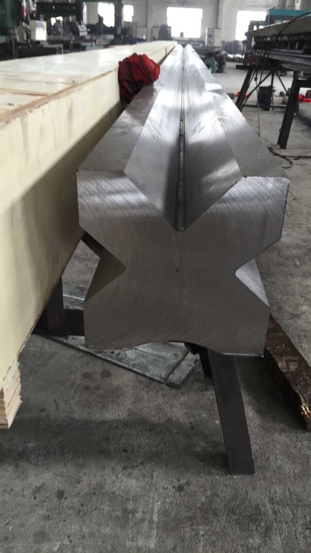 Full Automatic High Power Sheet Bending Machine And Cnc Press Brake Machine Mașină complet automată de îndoit foi de mare putere și mașină de frână de presă CNC