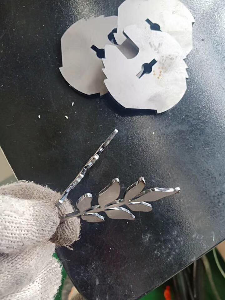 Mașină de tăiat cu laser cu fibră CNC de înaltă putere 3015 2000W