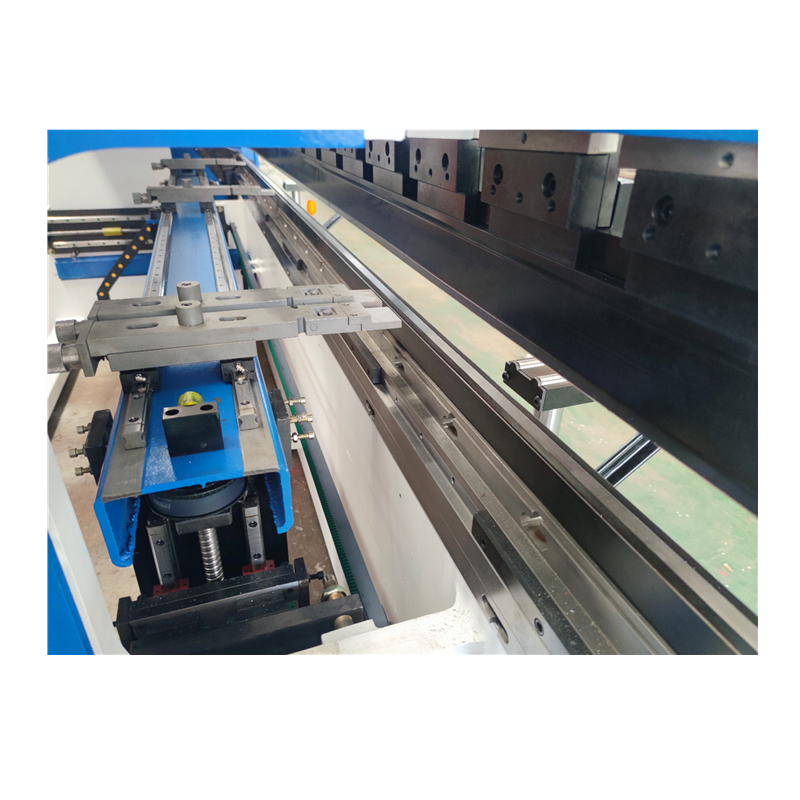 Hydraulic Press Brake Of 130t/3200mm 4+1 Axis Delem Da53t Cnc Press Brake Presa frana hidraulica de 130t/3200mm 4+1 axe Delem Da53t Presa frana CNC