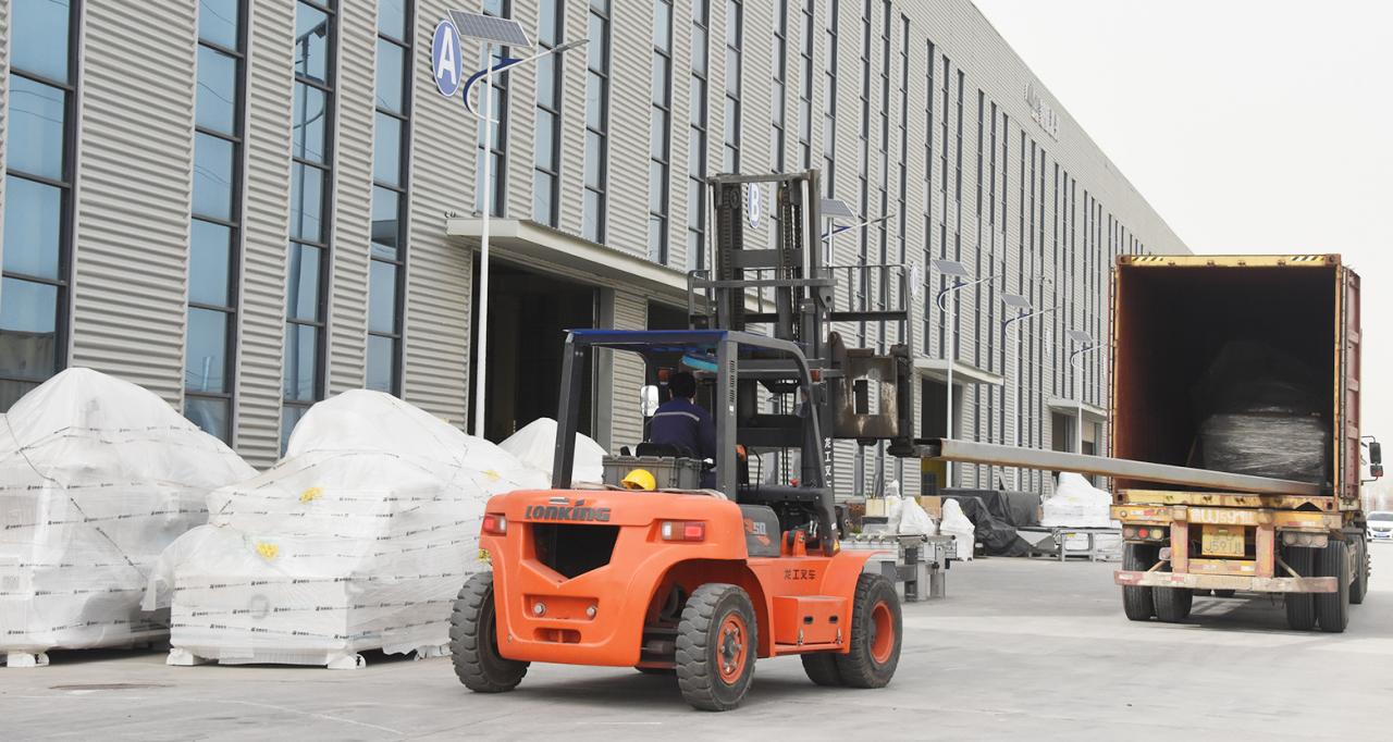 Laser Source 2000w 3000w Fiber Laser Cutting Machine Sursă laser 2000w 3000w Mașină de tăiat cu laser cu fibre