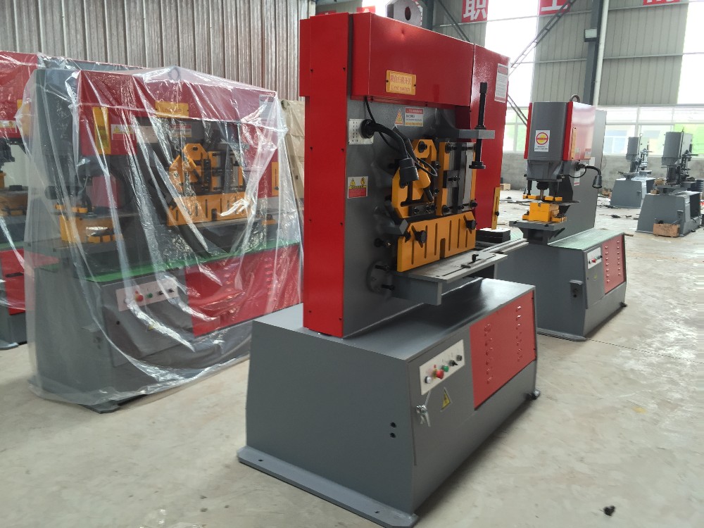 Q35y Series Multifunctional Hydraulic Iron Worker Combined Shearing And Punching Machine Mașină combinată de forfecare și poansonat hidraulic multifuncțional din seria Q35y