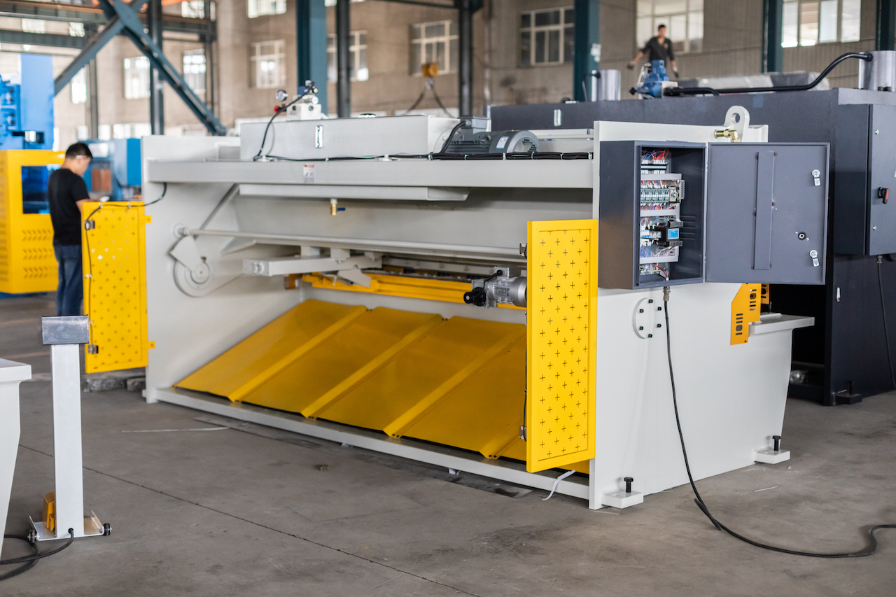 Qc11y 8x3200 Mașină de tuns tablă Mașină de tuns tablă hidraulică din plăci de oțel