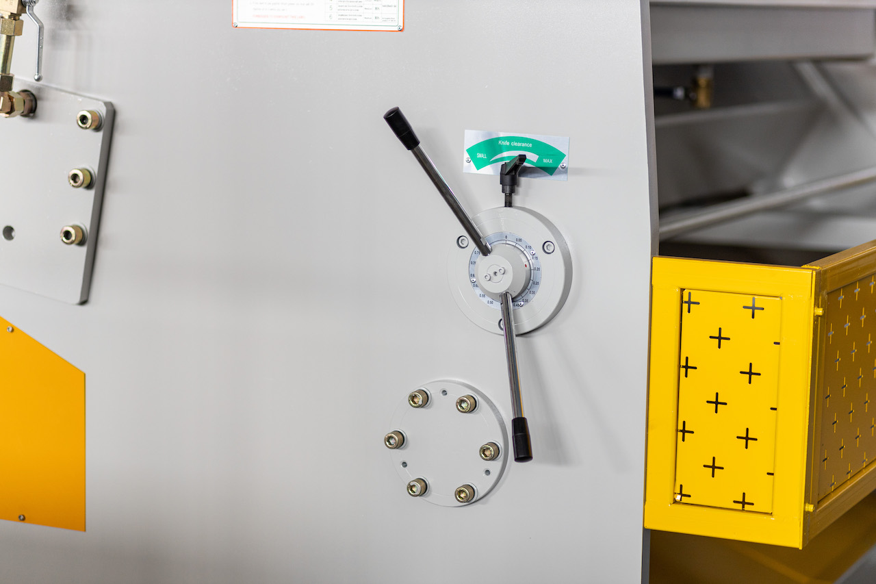 Qc11y 8x3200 Mașină de tuns tablă Mașină de tuns tablă hidraulică din plăci de oțel