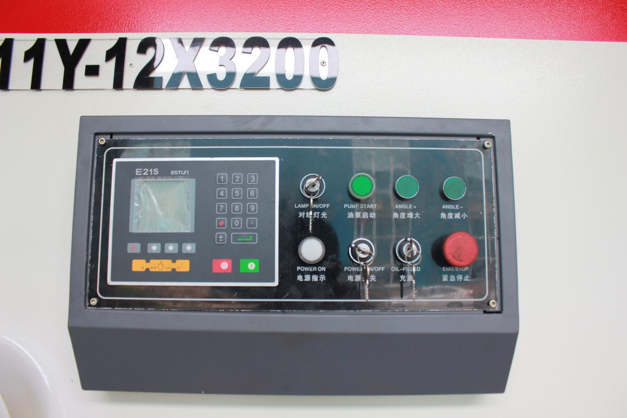 Qc11y Metal Plate Hydraulic Guillotine Shearing Machine For Sale Qc11y Mașină de forfecare cu ghilotină hidraulică din plăci metalice de vânzare