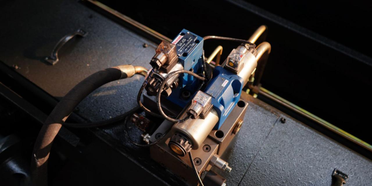 Wc67 Hydraulic Press Brake / CNC Press Bending Machine / Plate Bending Machine China Wc67 Presă hidraulică Frână/Mașină de îndoit presă CNC/Mașină de îndoit plăci China