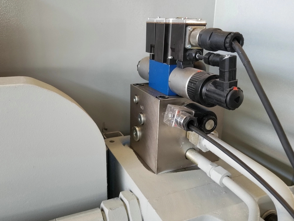 Wc67k 100 de tone 200 de tone mașină hidraulică de frână de presă CNC pentru plăci de oțel metalice de fier