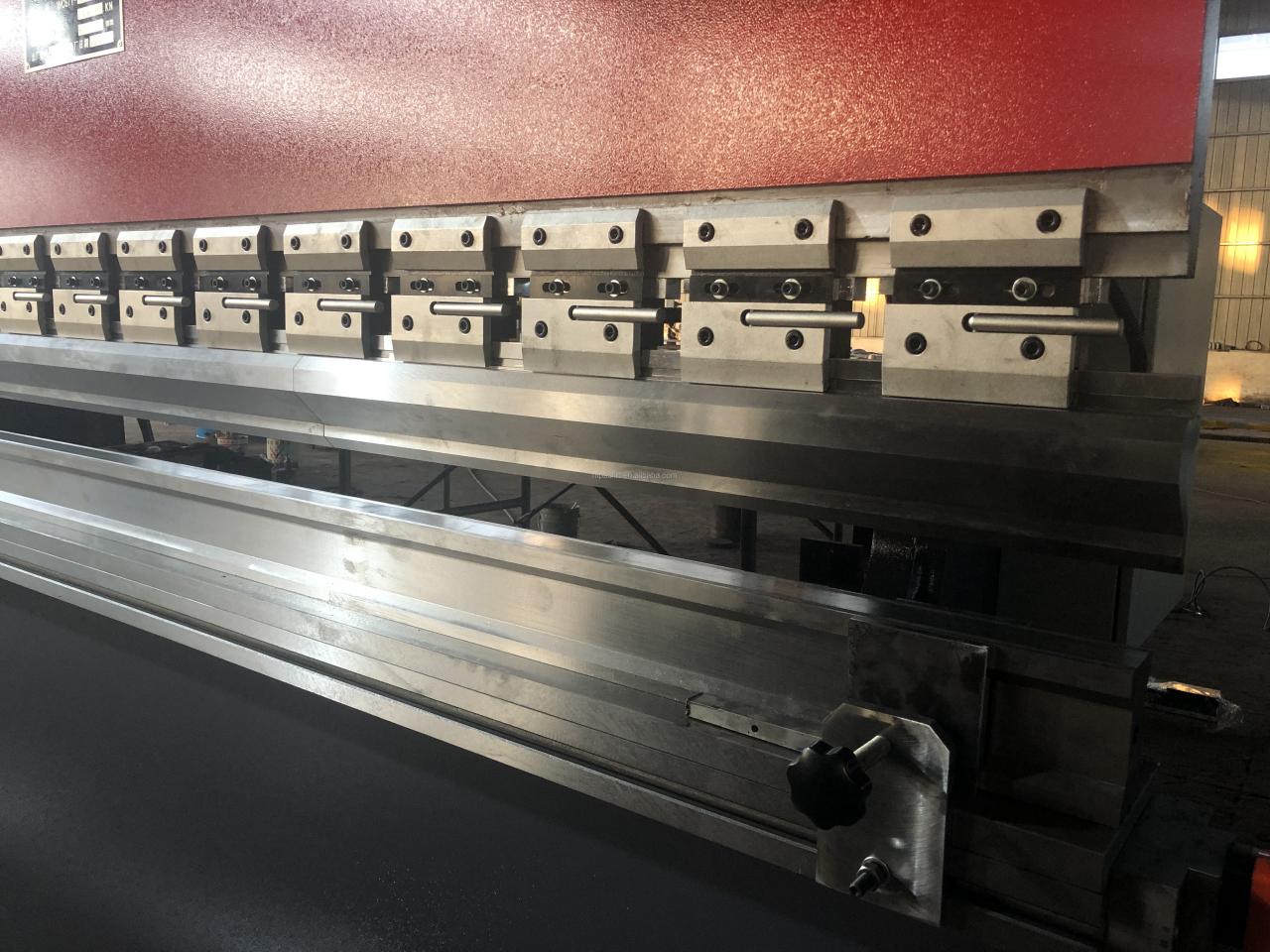 Wc67k Cnc Aluminum Iron Plate Hydraulic Press Brake Cnc Metal Sheet Bending Machine Wc67k Cnc Placă de fier din aluminiu Presă hidraulică Frână Cnc Mașină de îndoit tablă