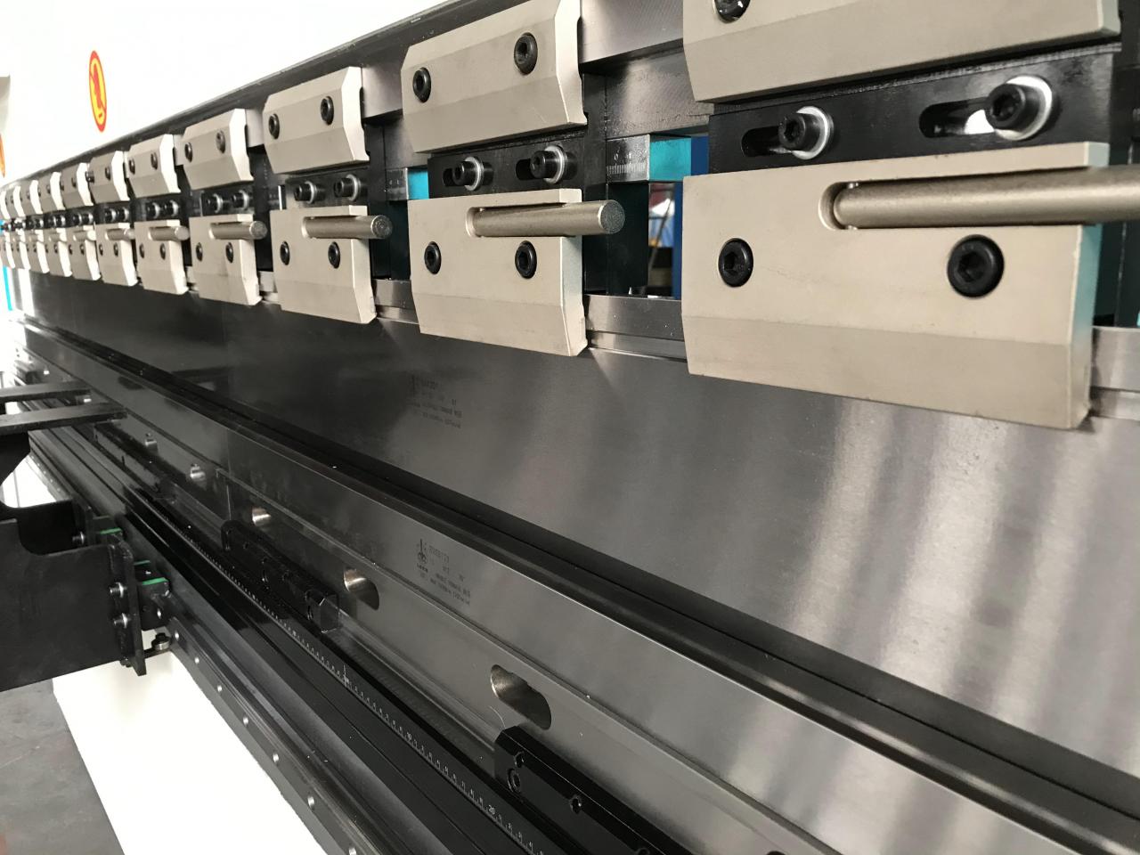 Wc67y-65/2500 Mașină de îndoit pentru oțel pentru presă hidraulică OEM